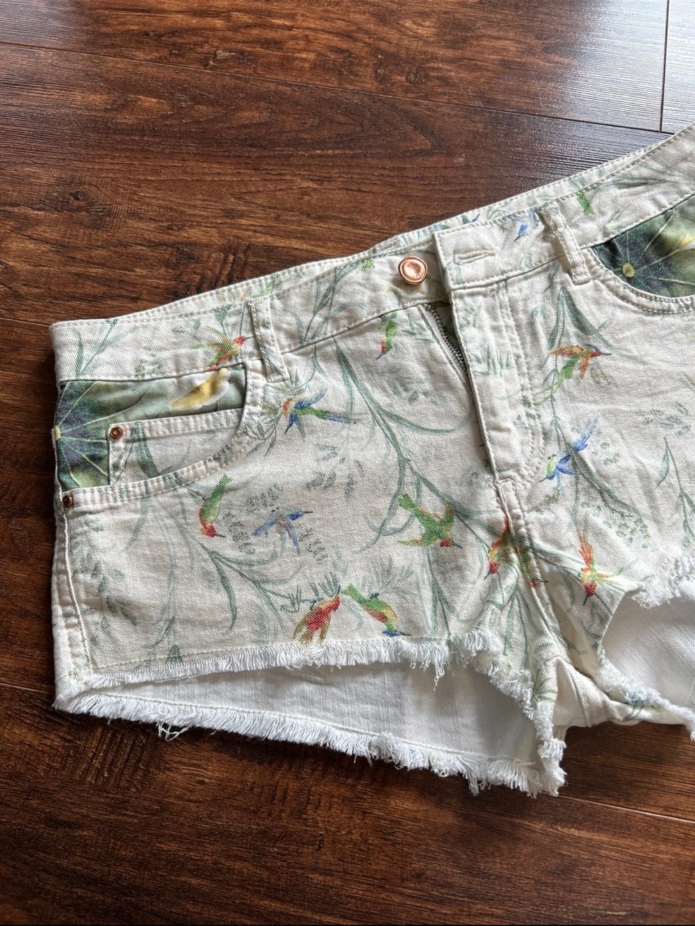 Zara Cream Tropical Bird Print Frayed Hem Jean Shorts